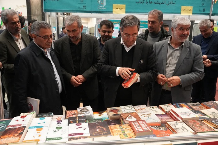 بازدید استاندار آذربایجان‌غربی از نمایشگاه کتاب ارومیه 