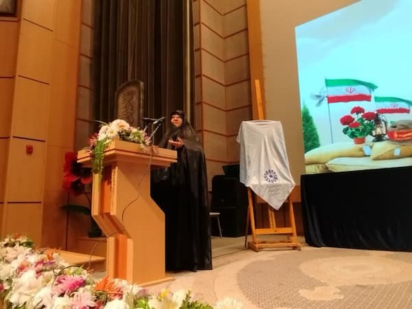 نسل جوان پرچمدار ادامه راه شهدا