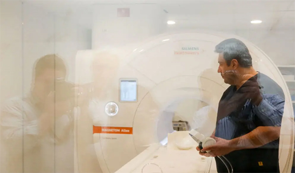 بیمه‌های «ابتر» را به نام بیمه «اکمل» به بازنشستگان قالب می‌کنند