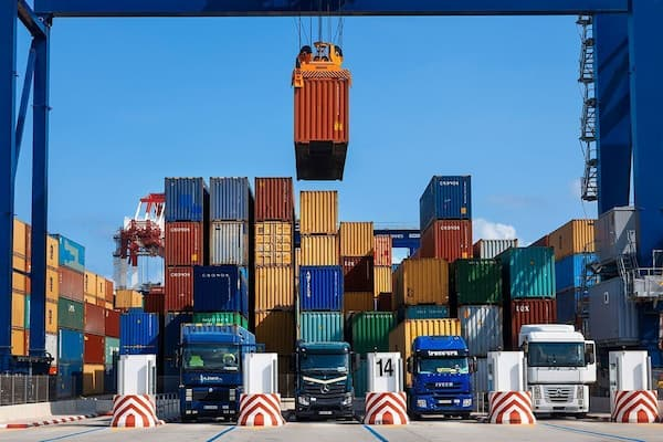 فعالیت گمرکات آذربایجان‌غربی شبانه‌روزی شد
