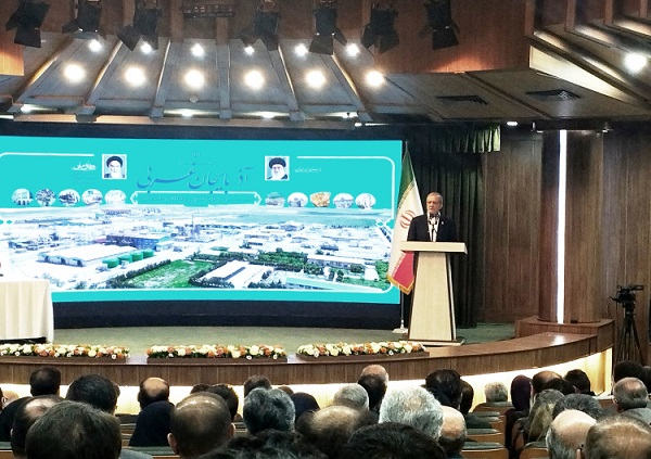 مشکلات انباشته‌شده سال‌های گذشته در مدت کوتاه حل نمی‌شود