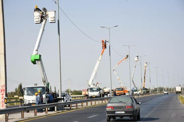 عملیات تعمیر روشنایی شهید كلانتری تا ارومیه انجام شد