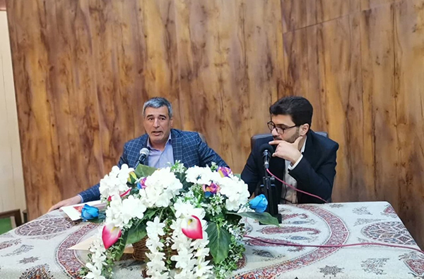 ادبیات هیچ ملتی بی‌تعهد و دور از ارزش‌های ملی نیست